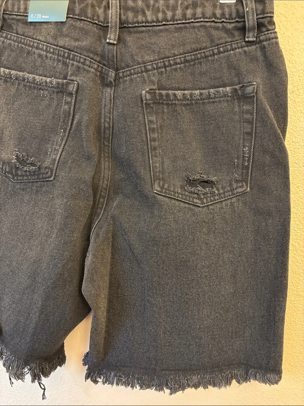 NEW! wild fable Size 6/28 High-Rise Black Frayed-Hem Denim Bermuda Shorts Jorts